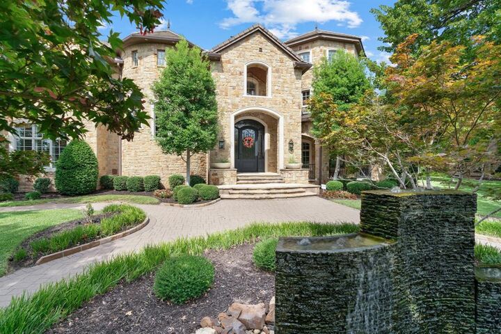Property Photo: 1908 Point De Vue Drive TX 75022