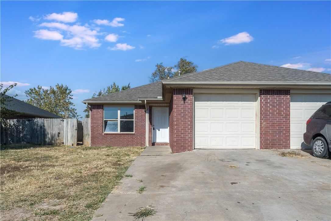Property Photo:  322 E Southern Trace Street  AR 72758 