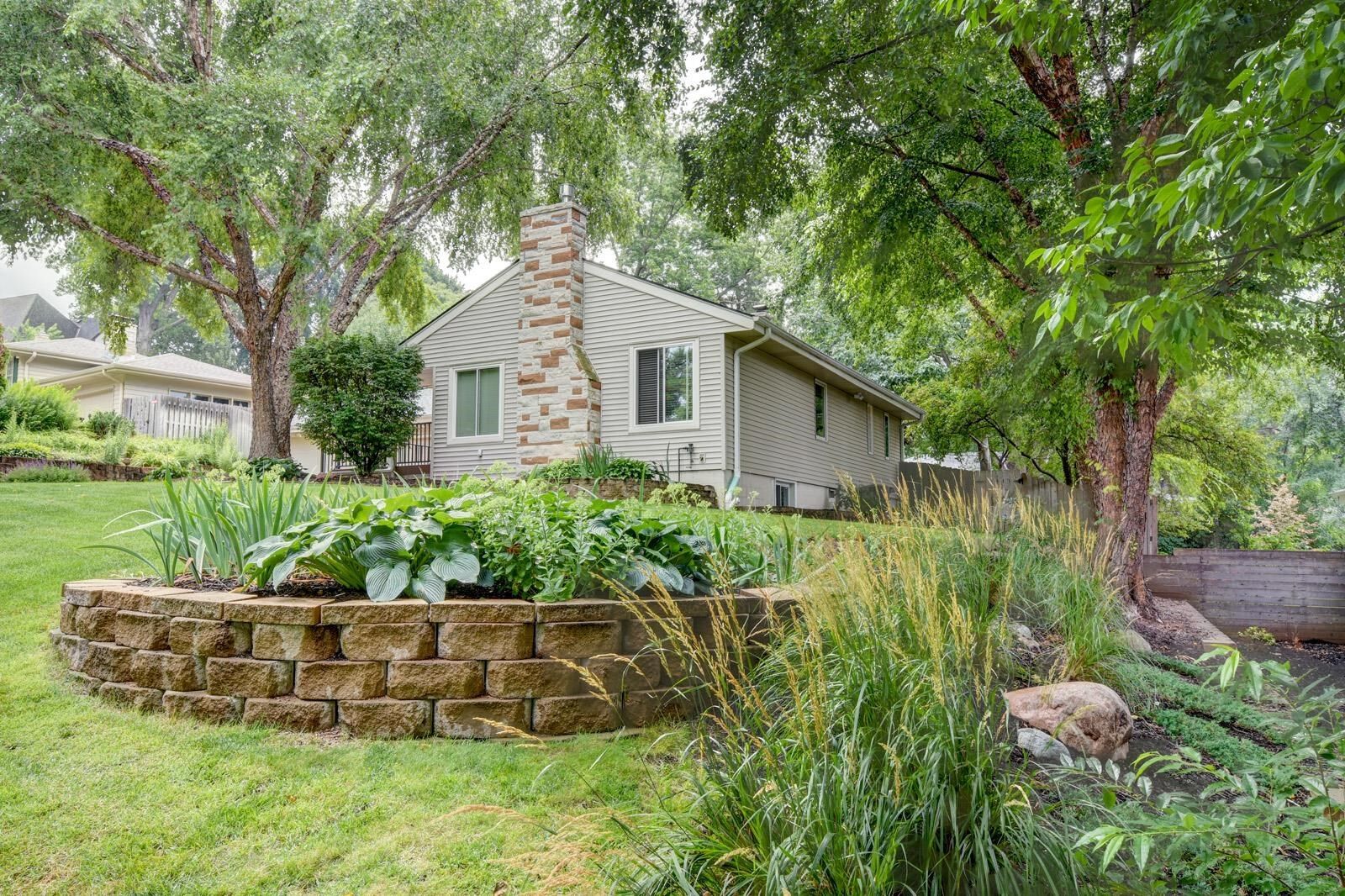 Property Photo: 10329 Pinehurst Avenue NE 68124-9999