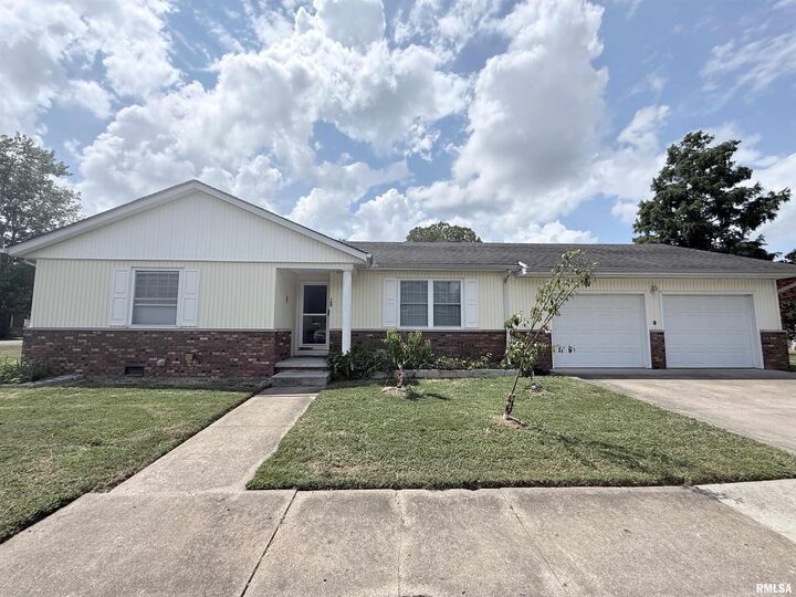 109 S Horrell Avenue  West Frankfort IL 62896 photo