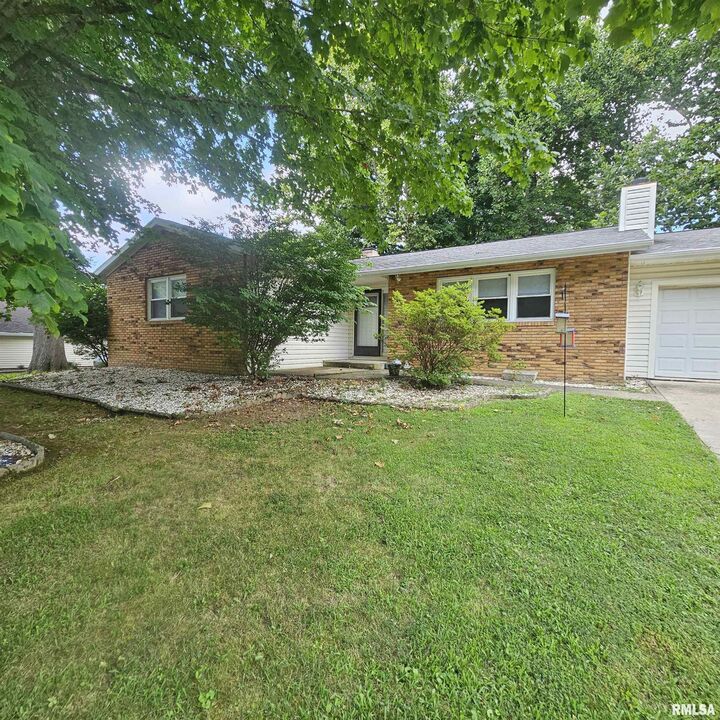 Property Photo: 1011 Blueberry Hill Avenue IL 62864