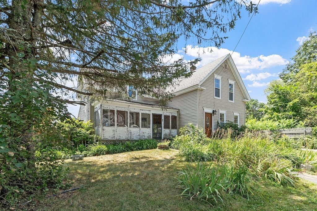 Property Photo: 18 Pearl St MA 01475
