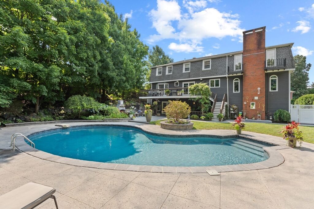 Property Photo:  12 Cricklewood  MA 02180 