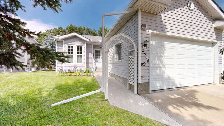 Property Photo: 2604 26 Street 9 AB T0L 1R0
