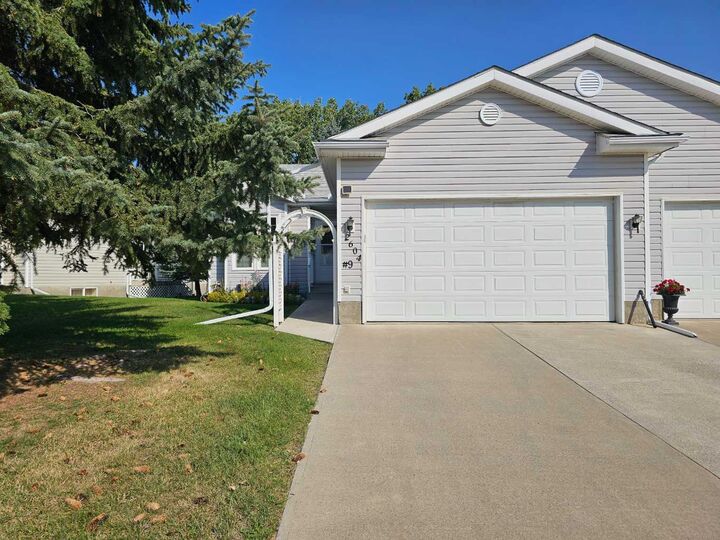 Property Photo:  2604 26 Street 9  AB T0L 1R0 