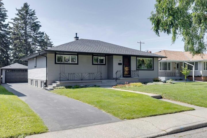 Photo de la propriété: 9 Spruce Bank Crescent SW AB T3C 3B5