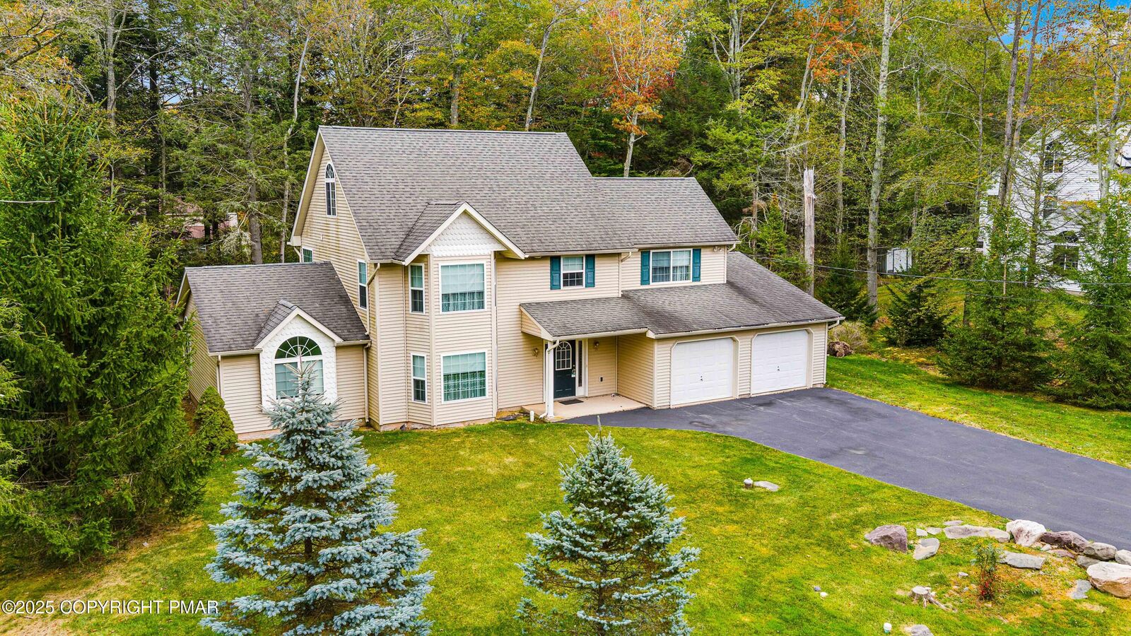 Property Photo: 46 Driftwood Drive PA 18610