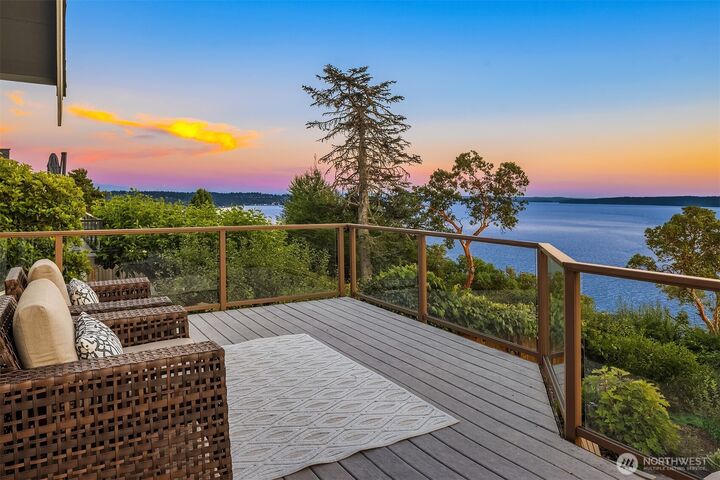 Property Photo: 10647 Marine View Drive SW WA 98146