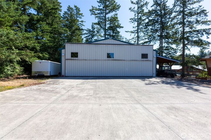 Property Photo: 512 Cessna Avenue WA 98250