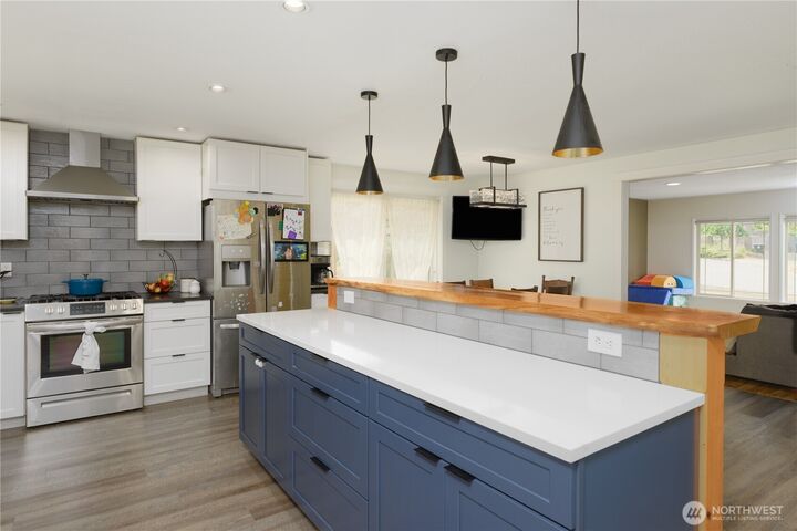Property Photo:  2107  Driftwood Place  WA 98363 