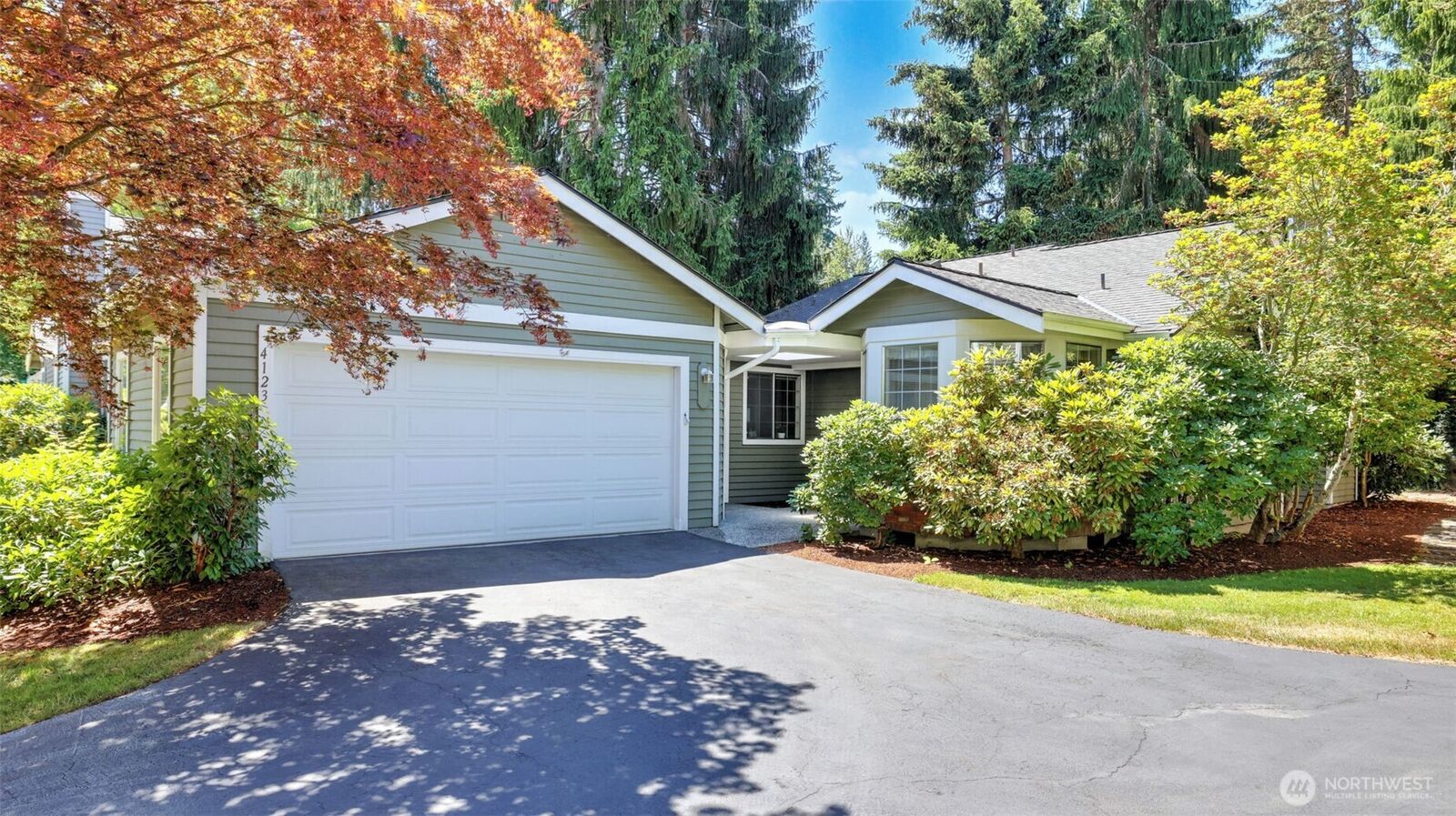 Property Photo:  4123  244th Lane SE 46  WA 98029 