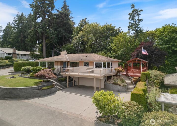 Property Photo: 8324 Bayridge Avenue WA 98332