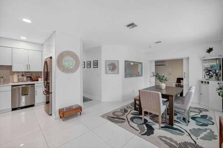 Property Photo: 1708 NE 16th Terrace FL 33305