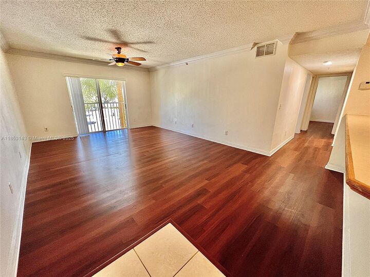 Property Photo: 9905 Westwood Dr 25-3 FL 33321