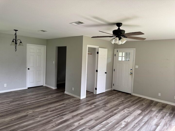 Property Photo:  289 Hampton  TX 77707 