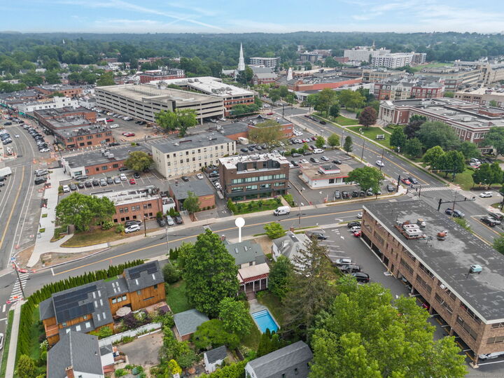 Property Photo: 9 Ellsworth Road CT 06107