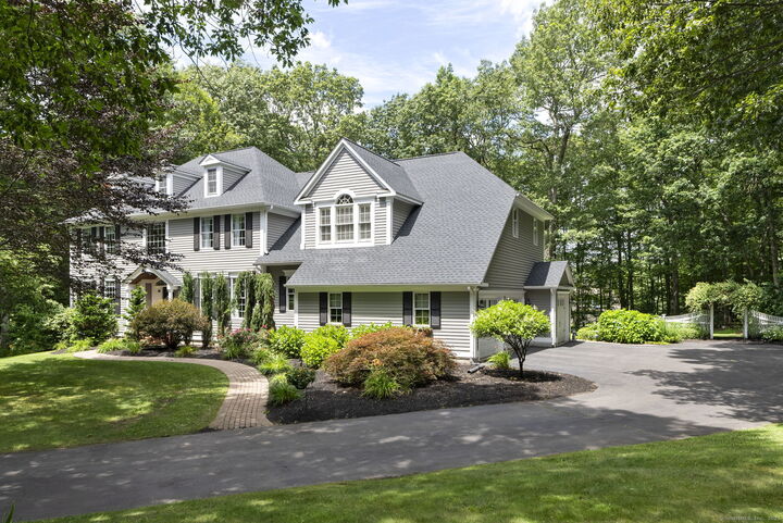 Property Photo:  134 Kingswood Drive  CT 06001 