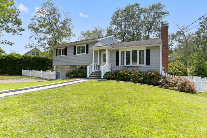 14 Windsor Place  Fairfield CT 06824 photo
