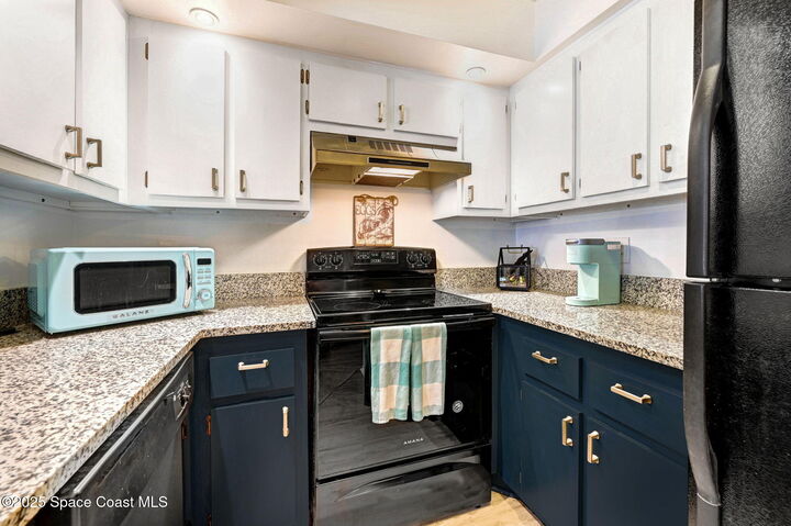 Property Photo: 726 Players Court FL 32940