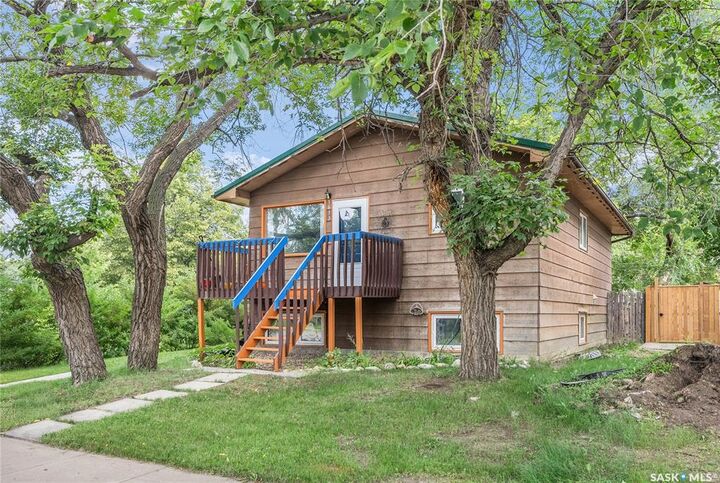 Property Photo: 1613 Central Avenue SK S7N 2T4
