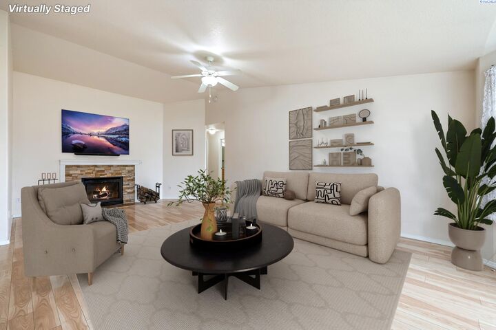 Property Photo:  5520 Buchanan Lane  WA 99301 