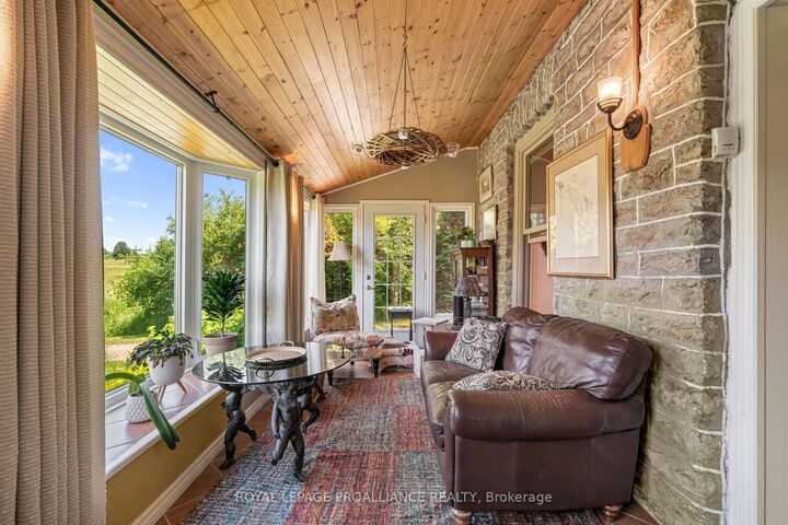 Photo de la propriété: 110 Kilmarnock Road ON K7A 5B8