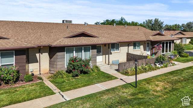 Property Photo:  5582 S 975 E  UT 84405 