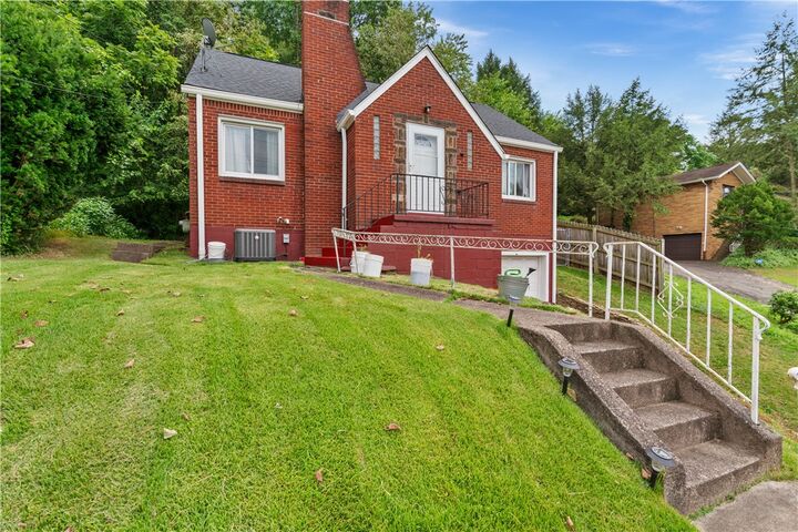 Property Photo:  514 Marie St  PA 15045 