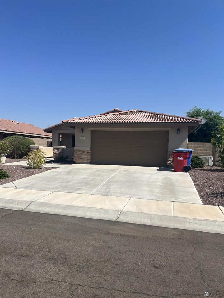 Property Photo: 13754 E 45 Dr AZ 85367-4785