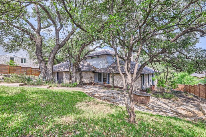 2203 Doral Drive  Austin TX 78746 photo