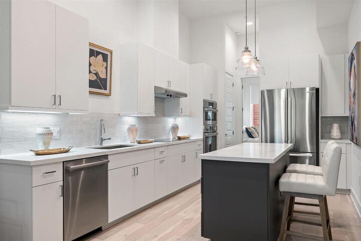 Property Photo: 2505 Bluebonnet Lane 13 TX 78704