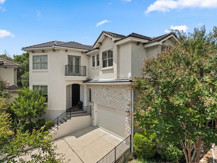 Property Photo: 2800 Waymaker Way 40 TX 78746