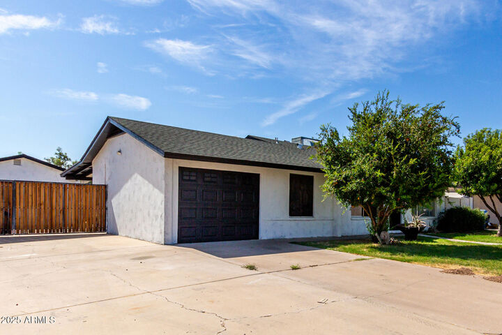 Property Photo:  12418 N 24th Avenue  AZ 85029 