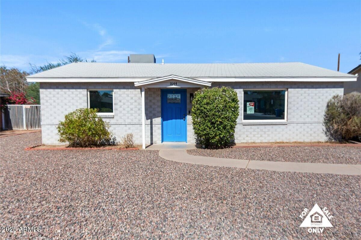Property Photo: 1644 N 43rd Street AZ 85008