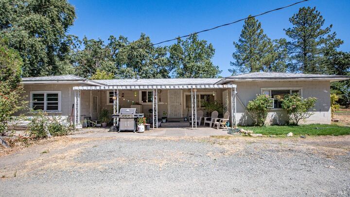 Property Photo: 1410 Sanders Road CA 95492