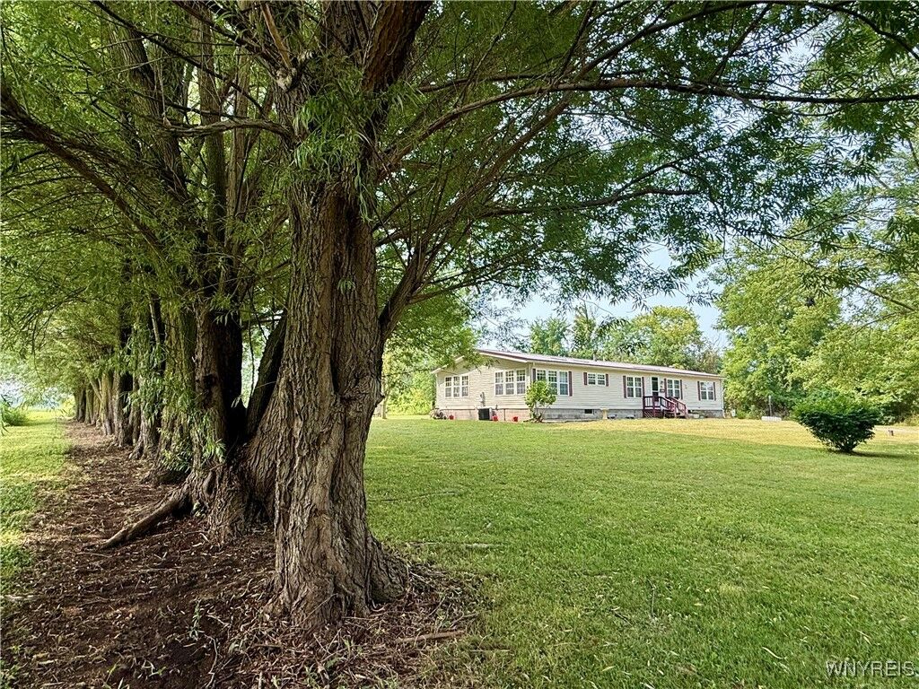 Property Photo:  13892 Root Road  NY 14411 