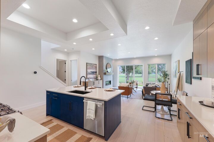 Property Photo:  6512 S Astoria Ave  ID 83642 