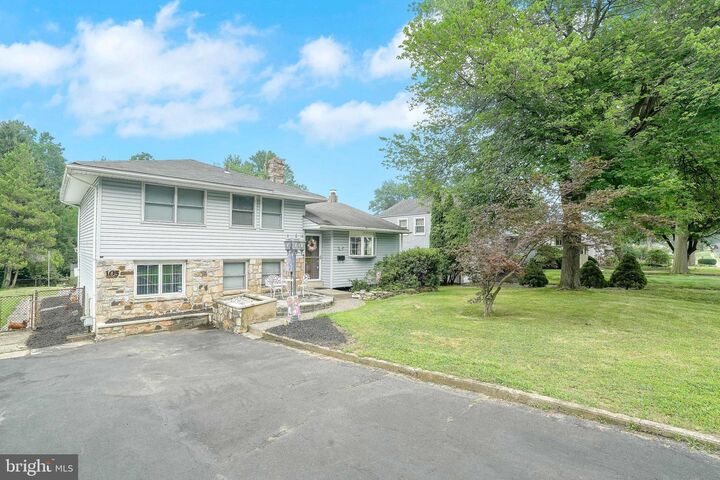Property Photo: 105 Overlook Avenue PA 19090