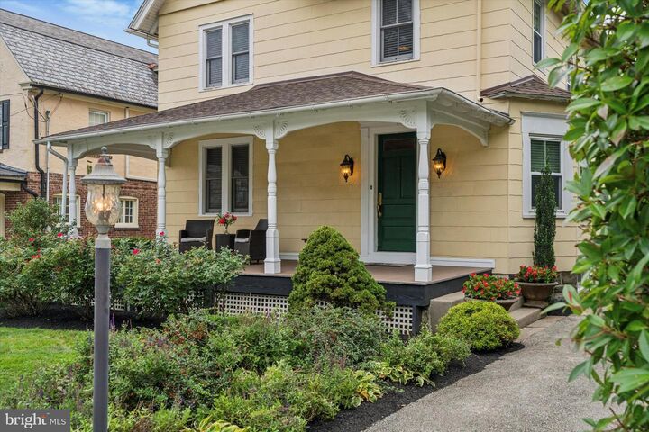 Property Photo:  580 Barrett Avenue  PA 19041 