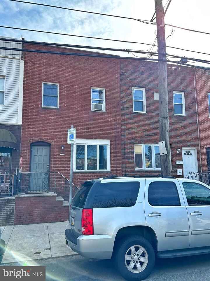 Property Photo: 1130 Jackson Street PA 19148