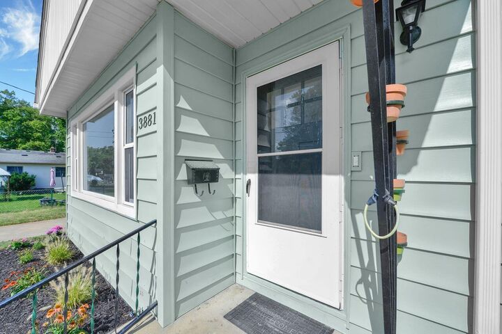 Property Photo:  3881 Glenna Avenue  OH 43123 