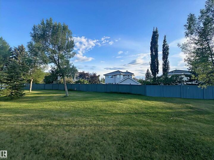Property Photo:  946 Wallbridge Pl NW  AB T6M 2L7 