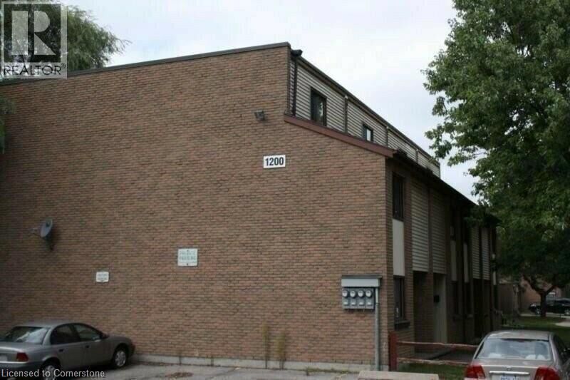 Property Photo:  1200 Courtland Avenue East 44  ON N2C 1K7 