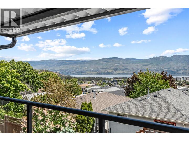 Photo de la propriété:  2440 Old Okanagan Highway 327  BC V4T 1X6 