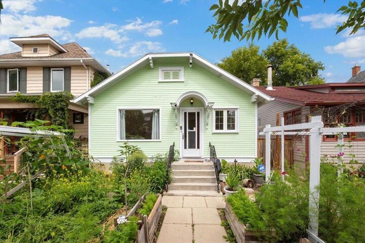 47 Carmen Avenue  Winnipeg MB R3L 0E4 photo