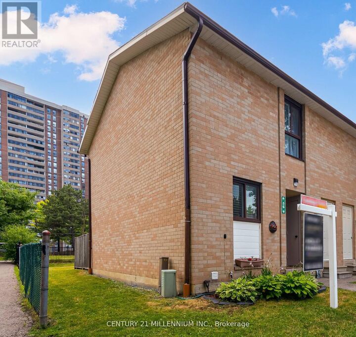 Property Photo:  56 Fleetwood Crescent 85  ON L6T 2E5 
