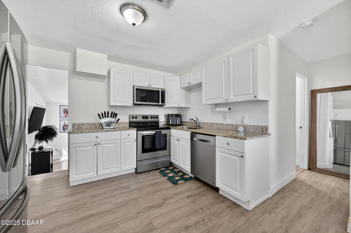 Property Photo: 1318 San Jose Boulevard FL 32117