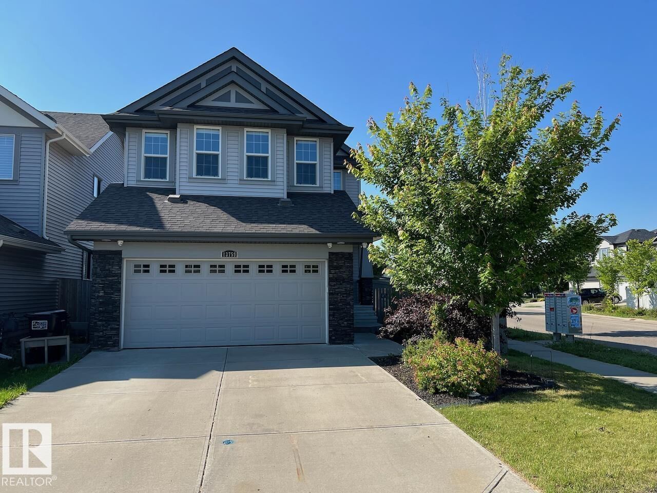Photo de la propriété:  13759 166 Avenue NW  AB T6V 0H5 