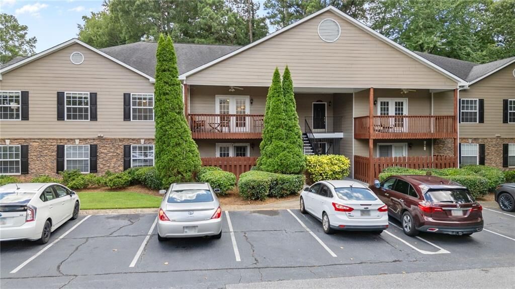 Property Photo:  1807 Brighton Point 18G  GA 30328 