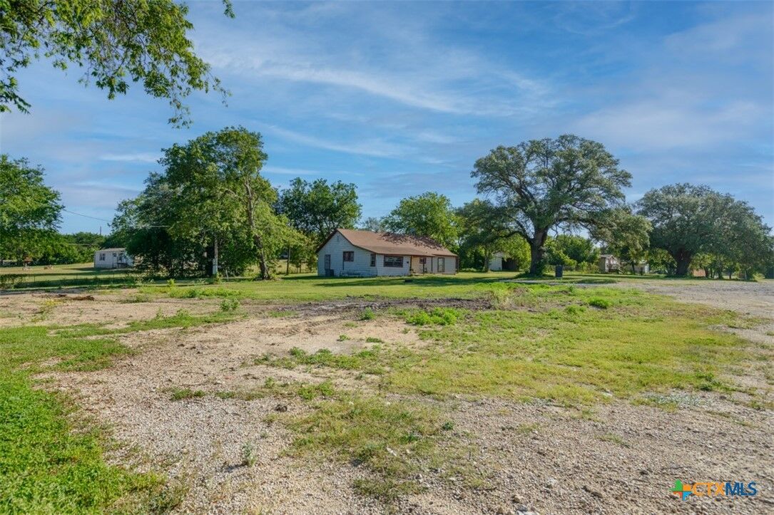Property Photo: 440 Shaw Lane TX 76542